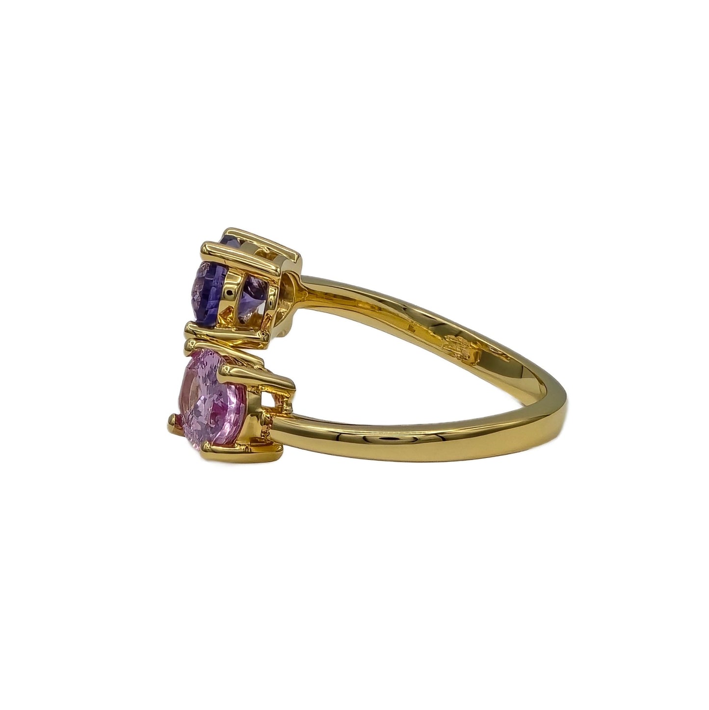 Pink and purple sapphire ring in 18k yellow gold