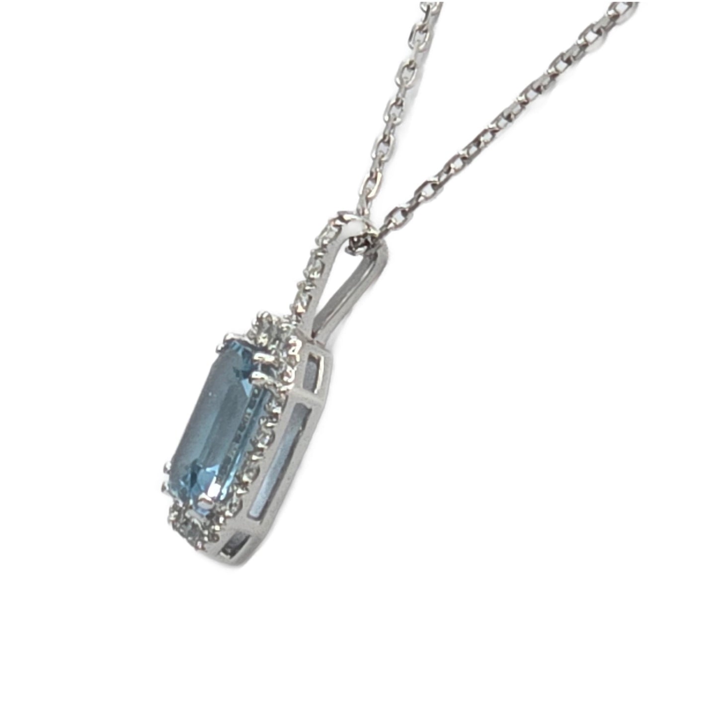 Aquamarine Pendant in 14K White Gold